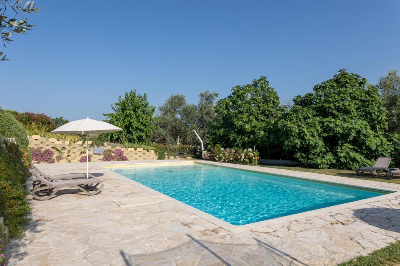 Casa Raffaela, Charming Villa With A Nice Pool Monte Giberto Exterior foto